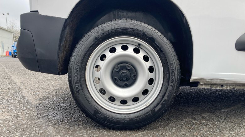 Vauxhall Combo Cargo Combo L1 Diesel 2300 1.5 Turbo D 100ps H1 Dynamic Van [6 Speed]